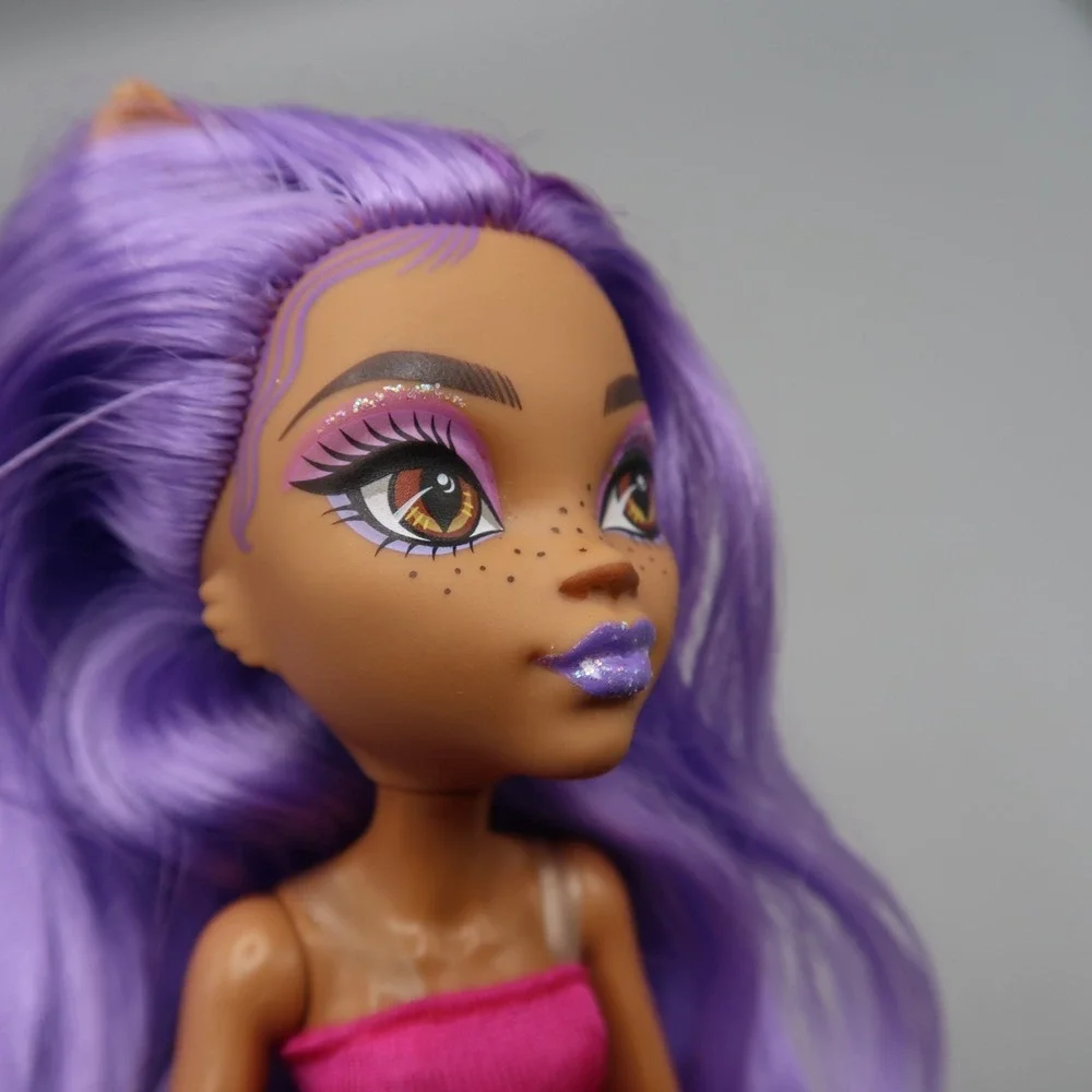 Monster High Skulltimate Secrets Fearidescent Series Clawdeen Wolf Doll 2021